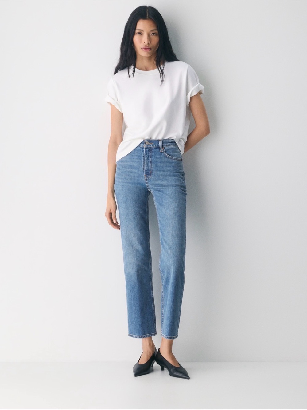 Aritzia Denim Forum The ARLO Blue Straight Jeans